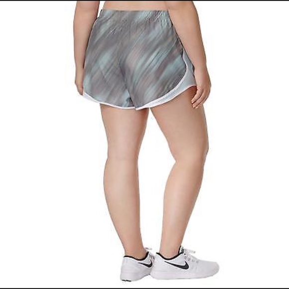 Nike Womens Plus Size Dri Fit Tempo Track Shorts - Picture 3 of 3
